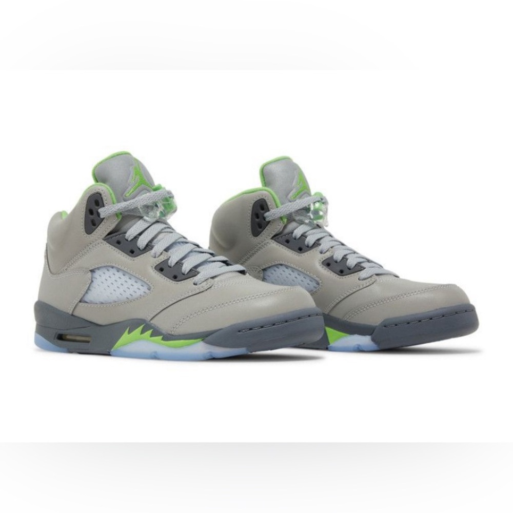 Jordan 5 retro green been size 7